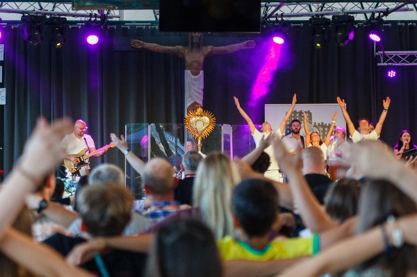 Wieczór pełen modlitwy, uwielbienia i spotkania – koncert niemaGOtu w Pliszczynie